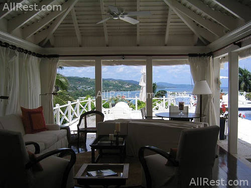 Round Hill Hotel & Villas 46